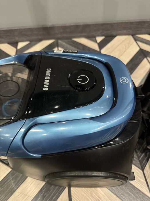 Пылесос  SAMSUNG VC07M31D3HU