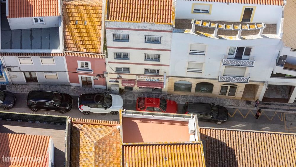Prédio no Centro de Peniche!
