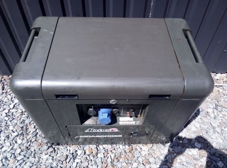 Продам дизельный генератор Matari MDA8000SE