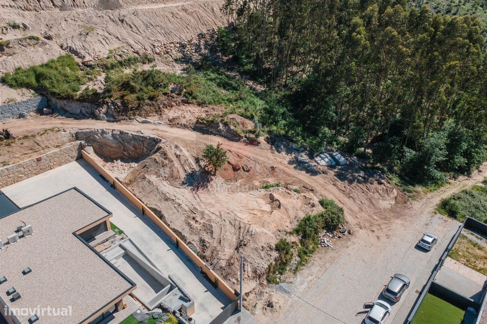Terreno com Projeto Aprovado – Excelente Oportunidade !