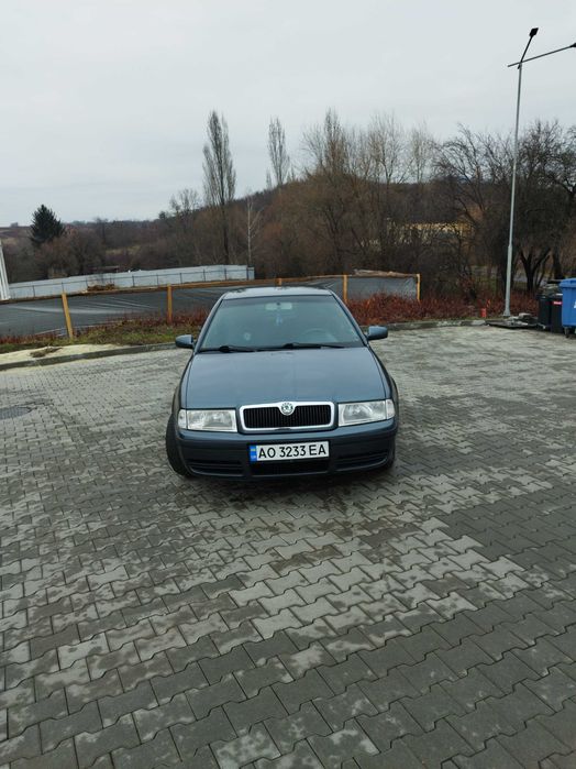 Продаж сімейного авто