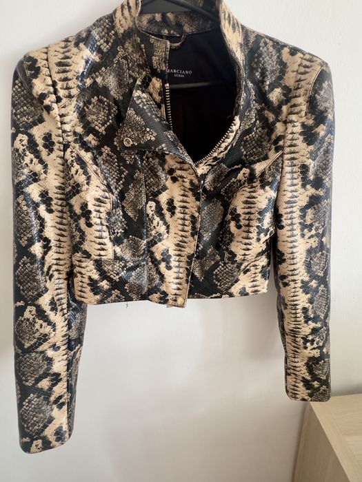 Oryginalna kurtka Marciano by Guess w efektownym wzorze python / snakeskin.