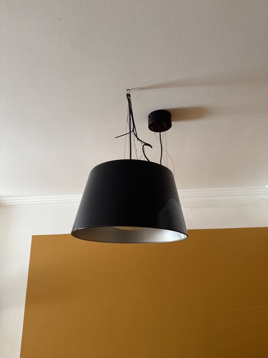 Conjunto 2 candeeiros Ikea, tecto e chão