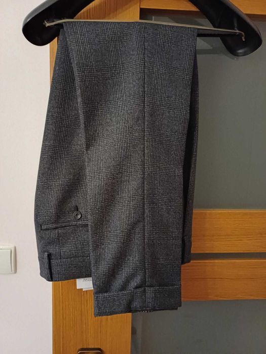 Spodnie w kratę marki BURBERRY