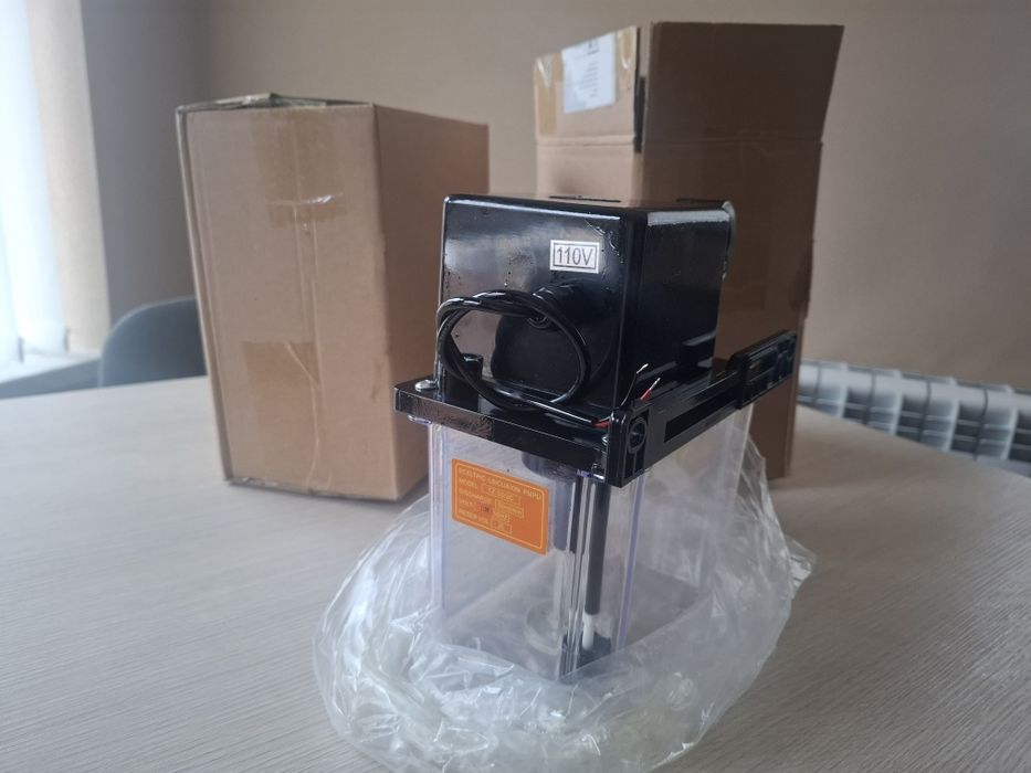 Automatyczna pompka centralnego smarowania 2L  110V i 230V