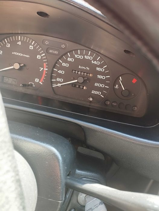 Машина Nissan Sunny