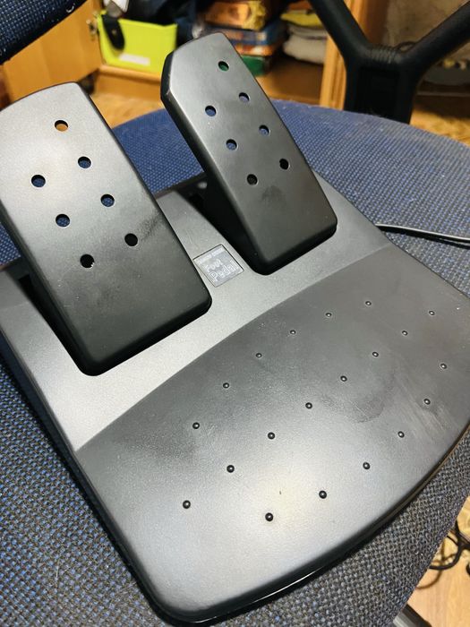 Игровой руль BRAVIS