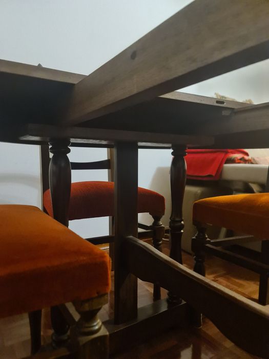 Mesa de jantar com 6 cadeiras