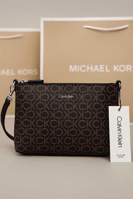 Torebka CALVIN KLEIN MUST XBODY MD

Torebka Calvin Klein must xbody MD