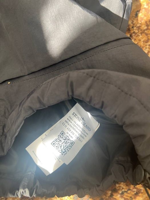 Нова вітровка Stone Island, матеріал який відштовхує воду . Стан як на фото