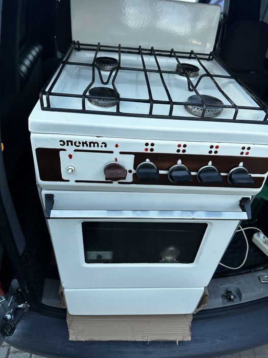 Газова плита  з газовою духовкою