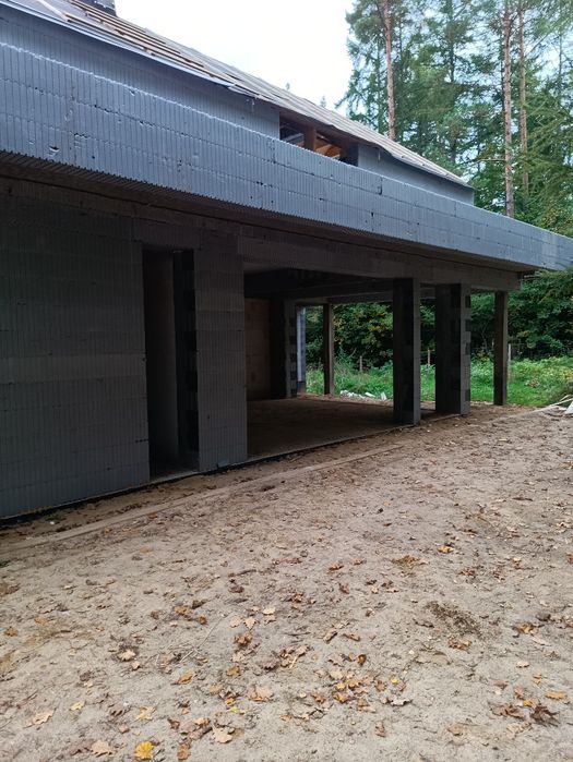 Prace ziemne koparko ładowarką Budowa Domów ICF  IZODOM