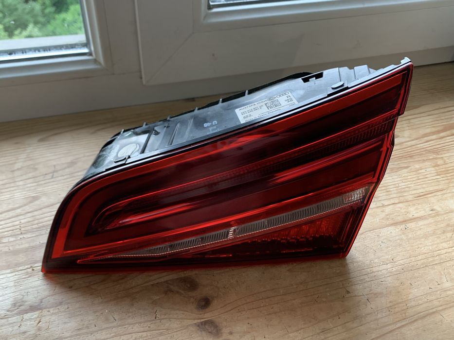 Правий стоп в задню кришку Audi a3