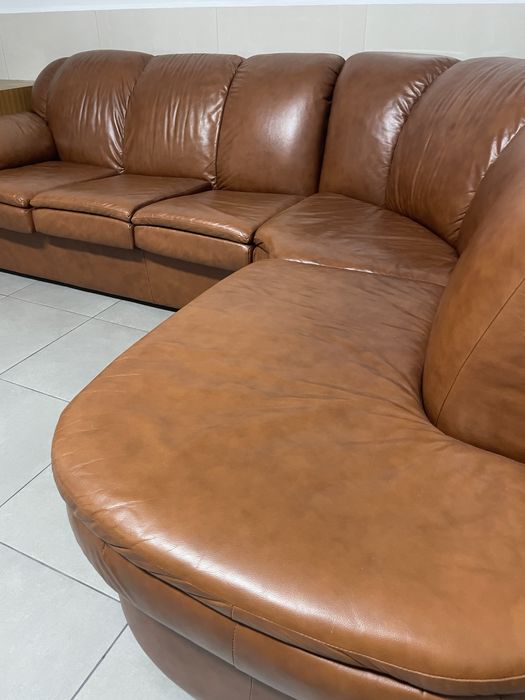 Sofá de canto em pele com chaise longue