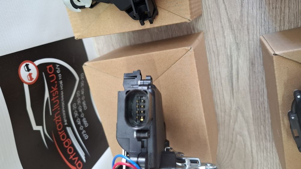 Замок дверки Golf 4 vw Skoda Seat  passat b5 Octavia Leon Toledo New