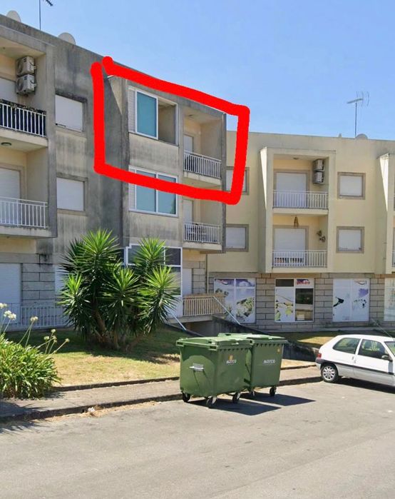 Apartamento T1 com garagem