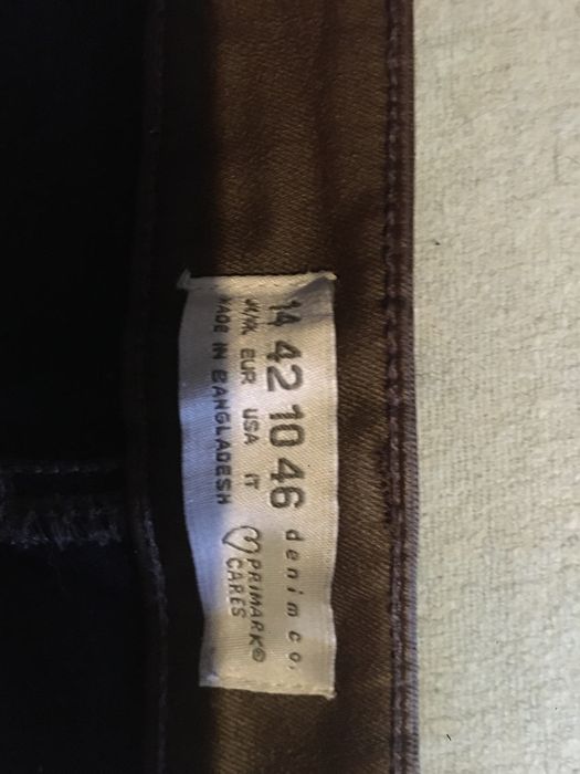 Calcas de napa castanhas