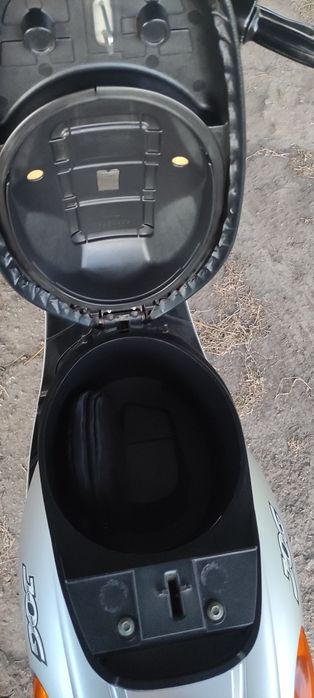 Скутер ямаха Джог 4 -х тактний інжекторний з рідинним охолодженням