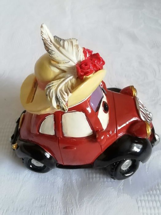 Новая красивая детская игрушка машинка копилка статуэтка подарок