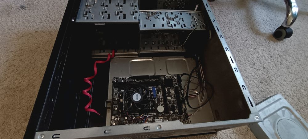 Продам корпус от ПК со всеми внутристями