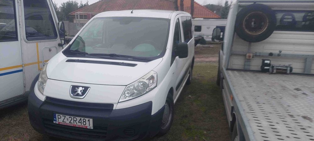 Wynajem bus 9 osobowy