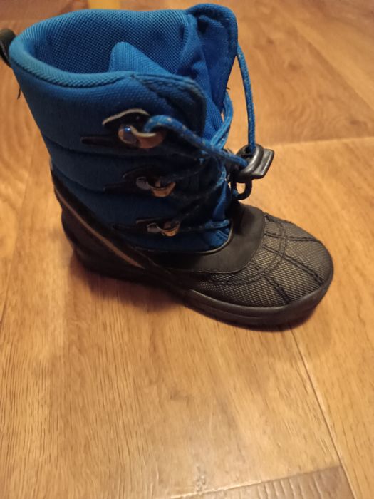 Продам дитячі чобітки