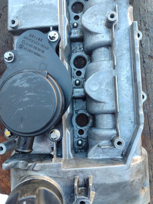 Кришка клапанів мерседес спринтер 2.2