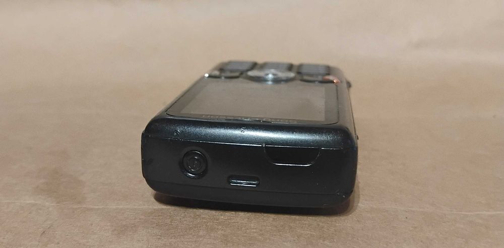 Sony Ericsson   Walkman W 810i bez simlock  + ładowarka
