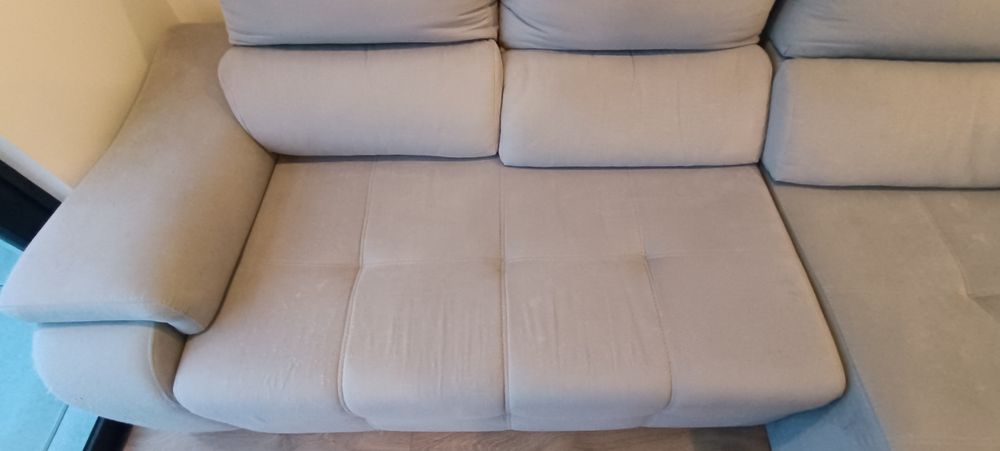 Sofá com chaise longue