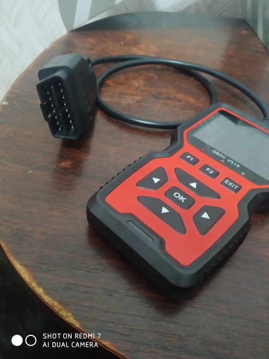 Продам OBD2 для автомобіля з дисплеєм керуванням без телефону