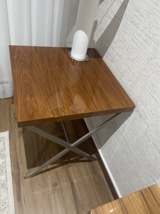 Mesa de apoio de sala