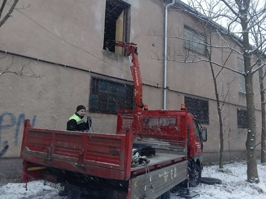 Wywrotka z HDS piasek, beton kostka działki.Wozidło gąsienicowe.