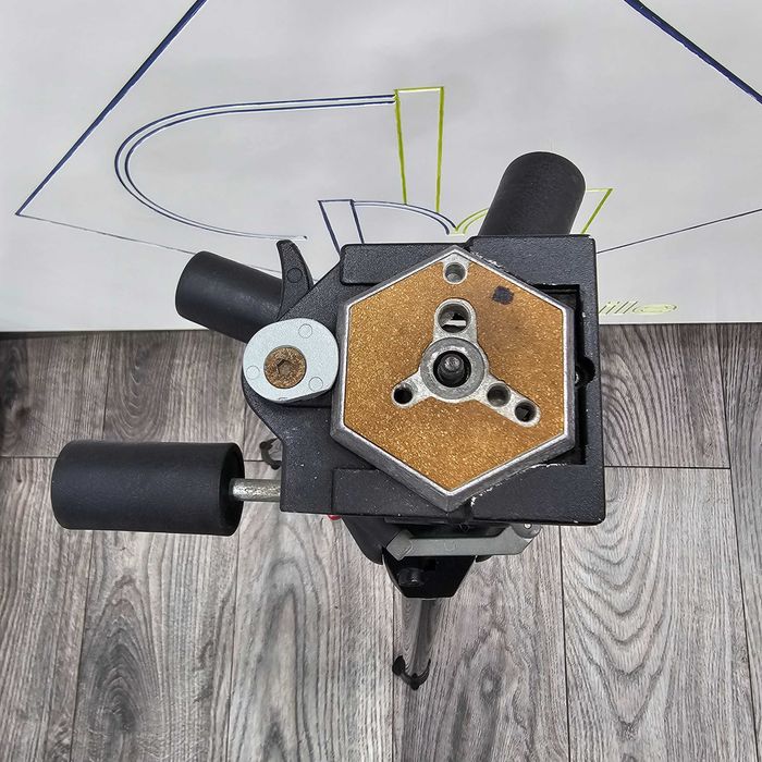 Tripé Manfrotto 058B + Cabeça 029 MK2 (3-Way)