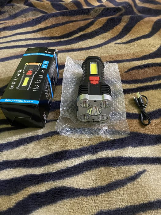 Ліхтар/фонарик потужний новий