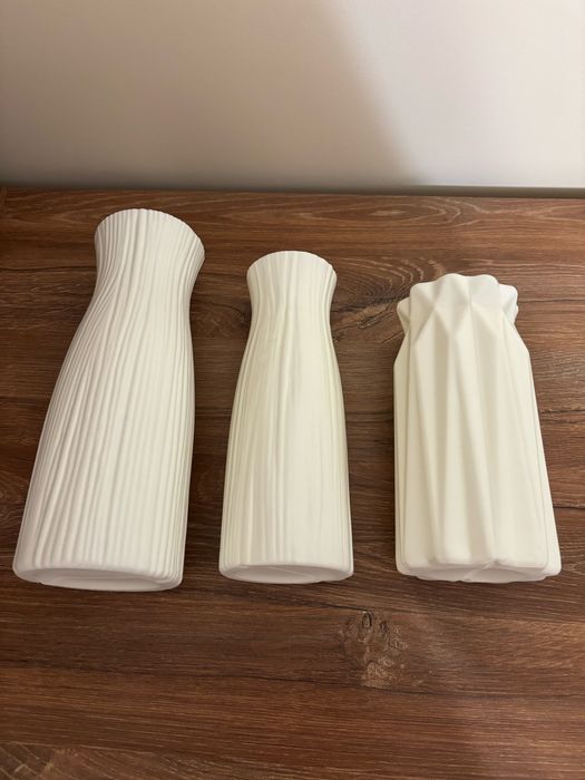 Zestaw trzech wazoników