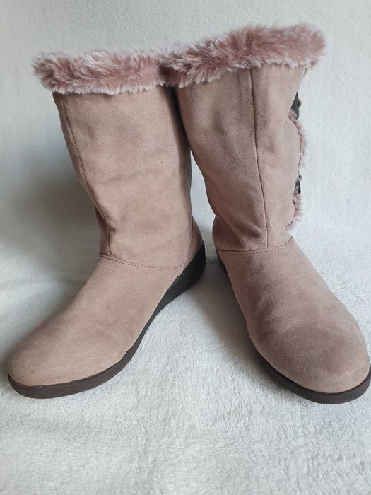 Чоботи жіночі      .