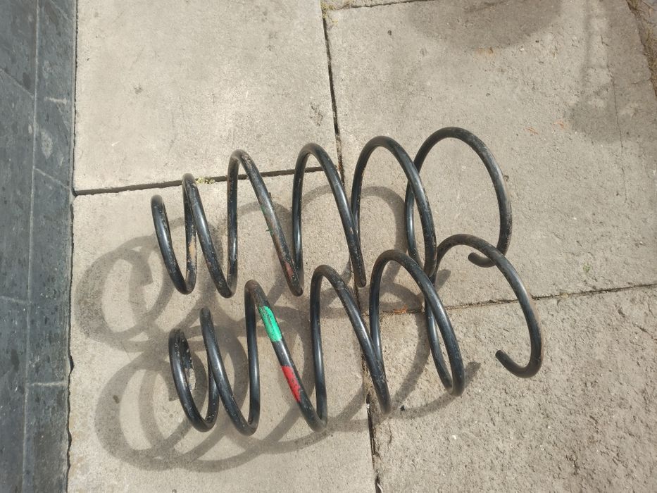 Пружини для автомобіля.