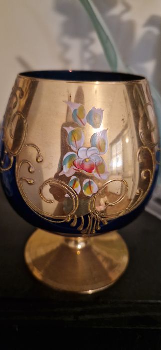 Taça de conhaque checoslovaco. Pintado á mão