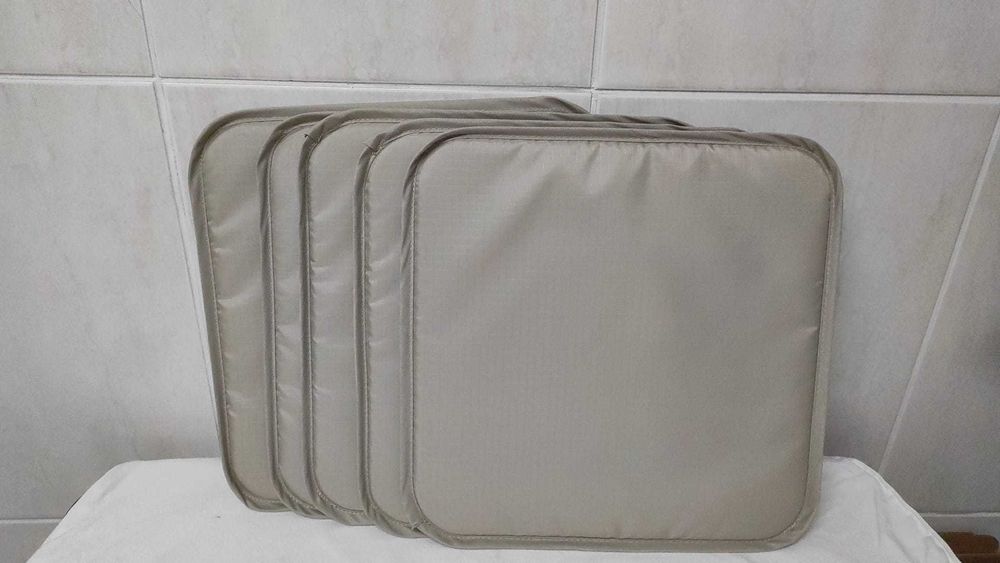 Cinco coxins quadrados | 34*34 cm