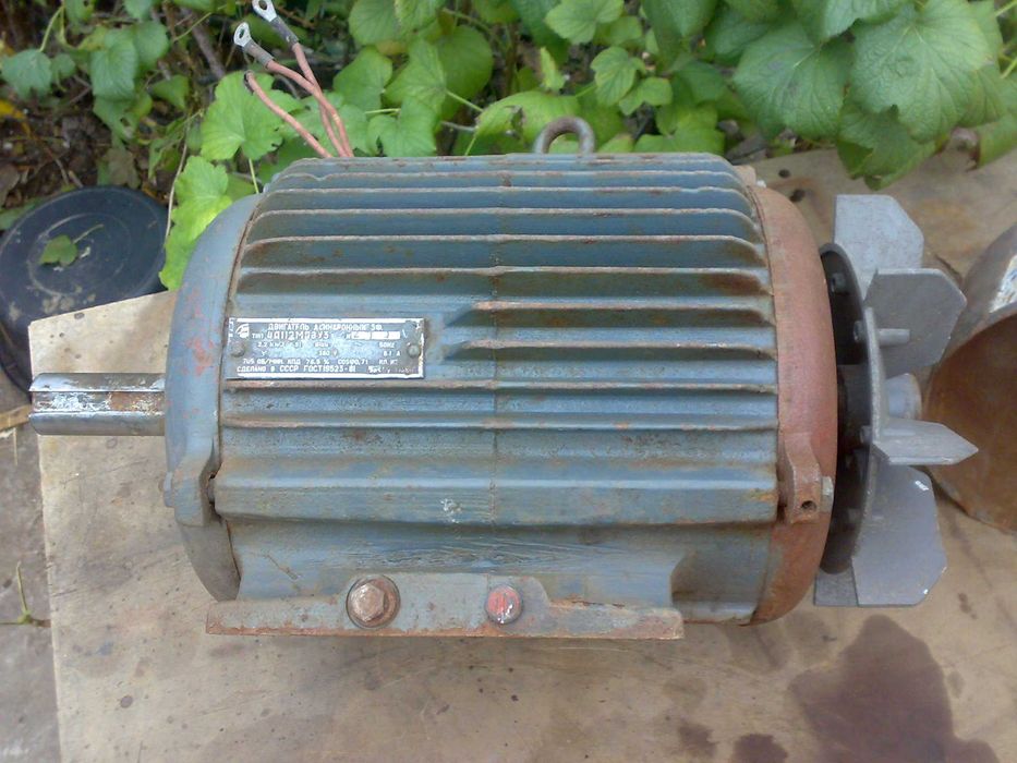 Электродвигатель 3.0 квт 705 об мин.  60кг. Новый.1988 г.