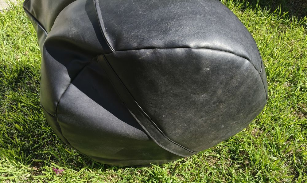 Puff em forma de sofá