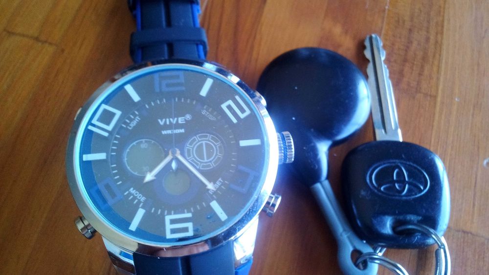 Relógio VIVE desportivo Com alarme, luz noturna LCD Novo com caixa