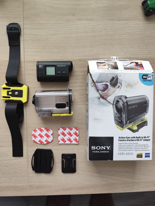 Kamera sportowa Sony HDR-AS15 WiFi | Zestaw z akcesoriami i pudełkiem