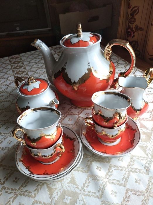 Продам чайные сервизы., чашки.