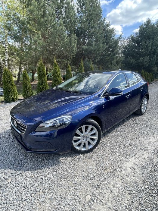 Volvo V40 Summum  D2 120 PK Pano/Bi-xenon/Skora/Alu/Kamera
