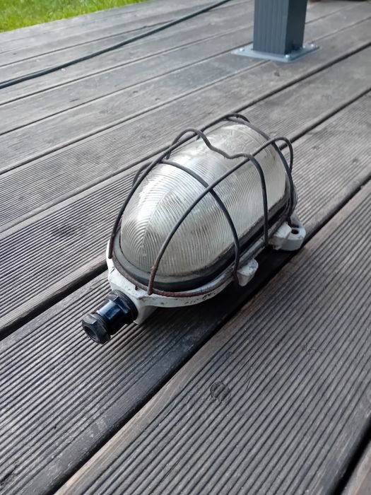 Lampa jak w prl.