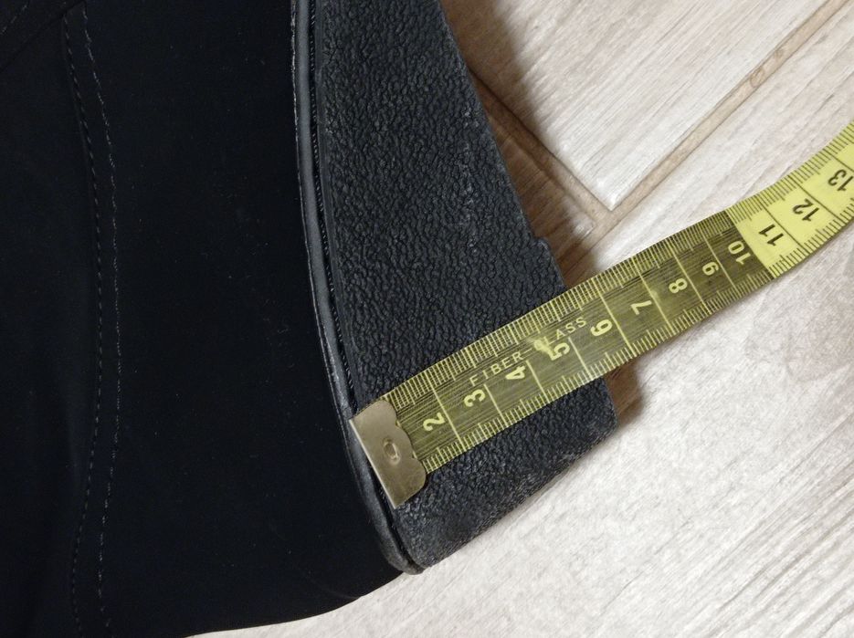 Жіночі сапожки на танкетці