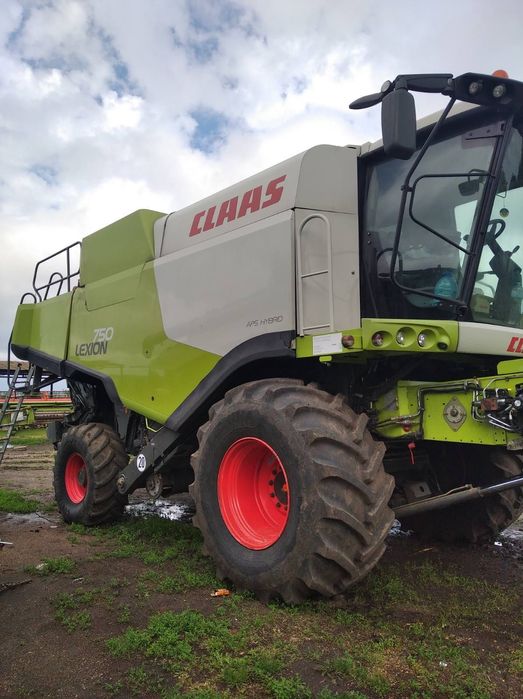 Комбайн Claas Lexion-750