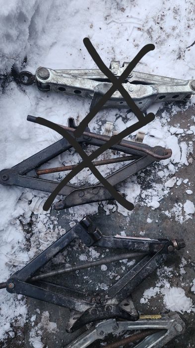 Домкрат автомобильный