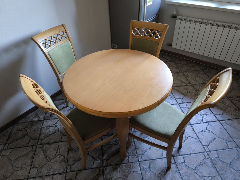 Stół drewniany okrągły+ 4 krzesła